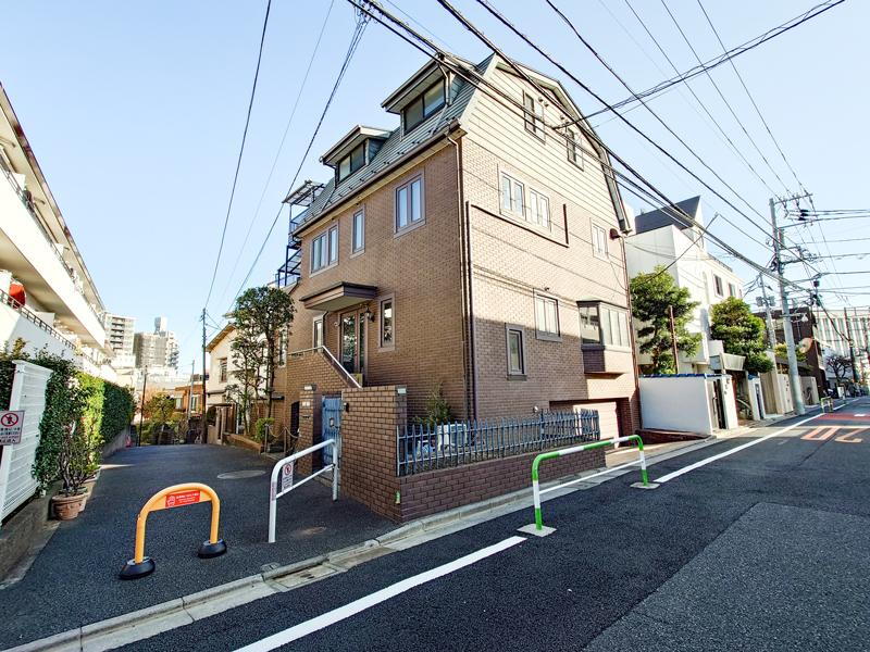 東京都文京区本駒込１ 47800万円