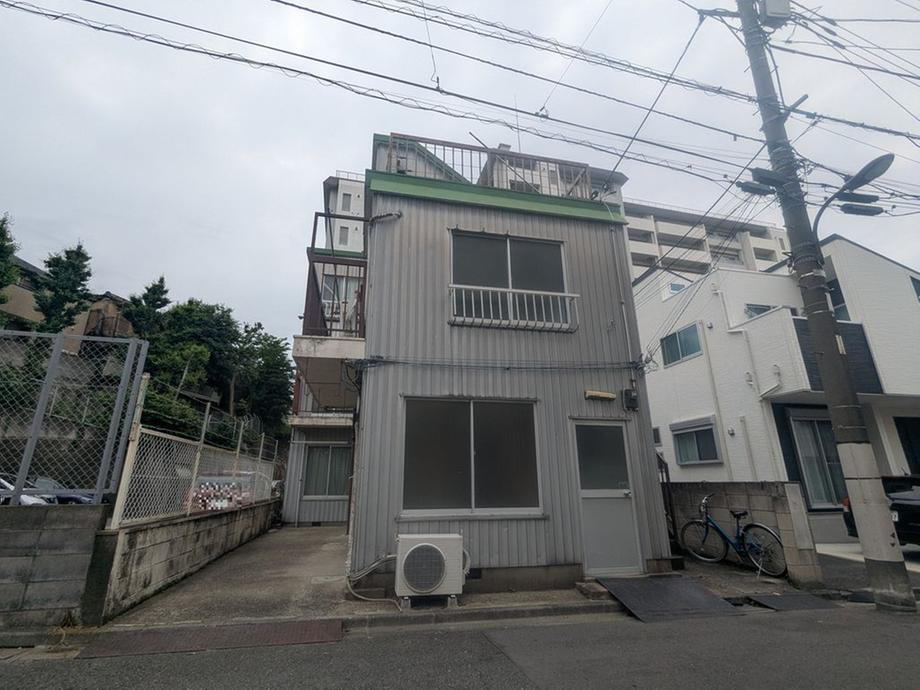 東京都中野区松が丘１ 13000万円