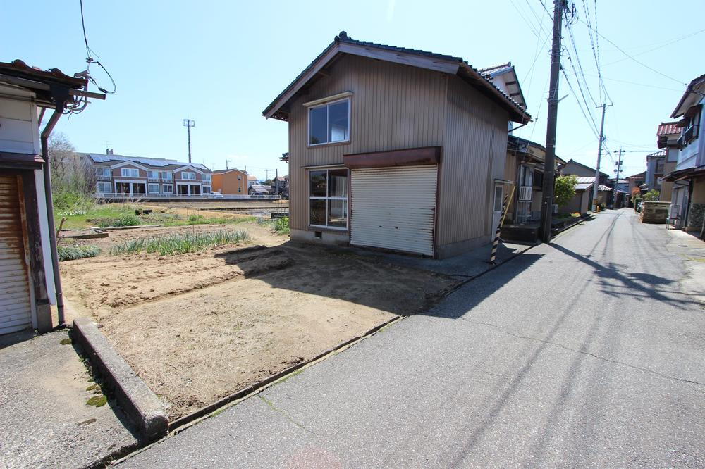 石川県能美市寺井町わ 340.9万円