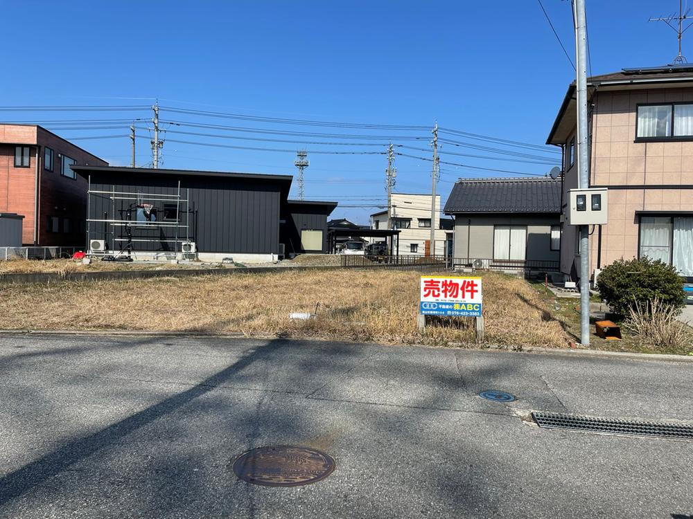富山県滑川市菰原 333万円