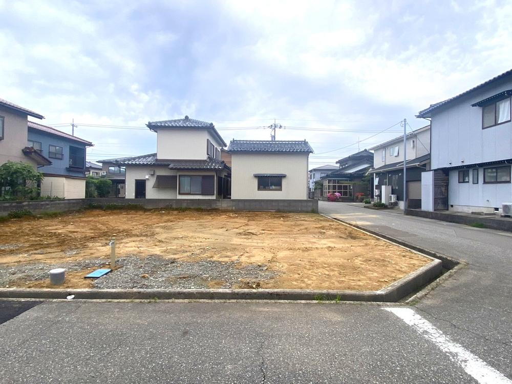 石川県白山市千代野西７ 1050万円