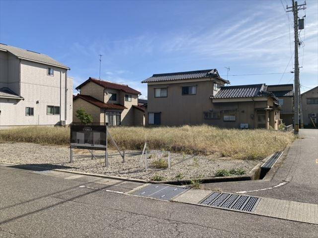 石川県小松市吉竹町 1177万円