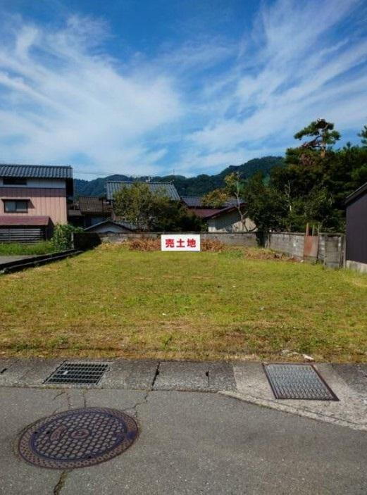 福井県勝山市元町２ 200万円