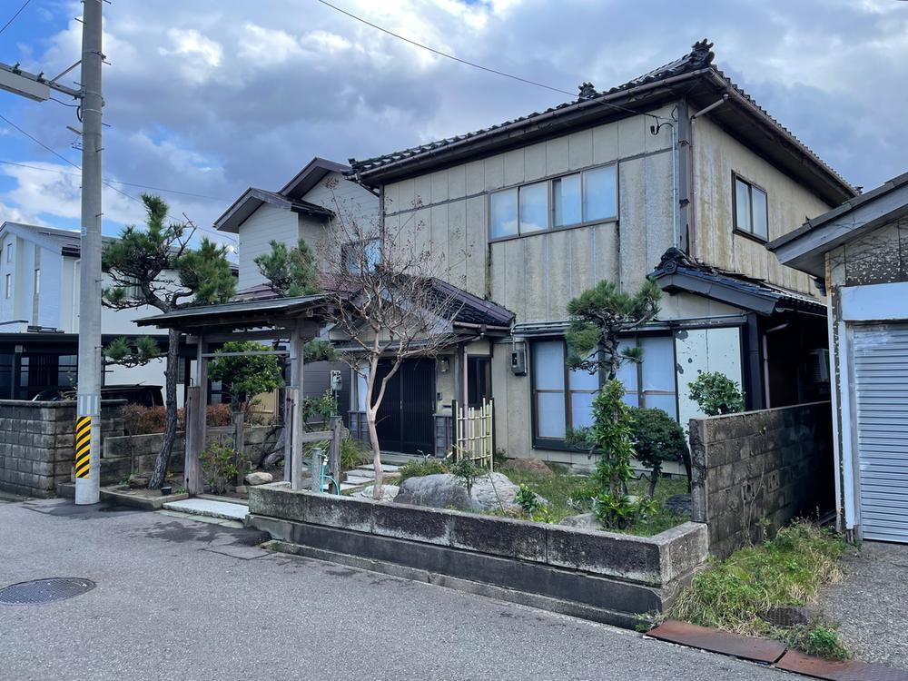 新潟県柏崎市栄町 500万円