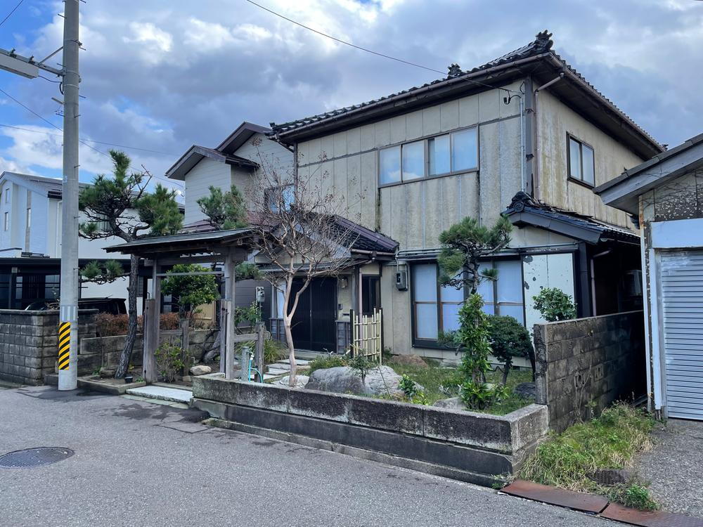 新潟県柏崎市栄町 500万円