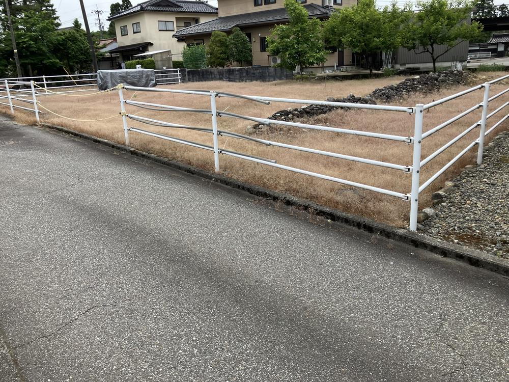 富山県富山市中川原 790万円