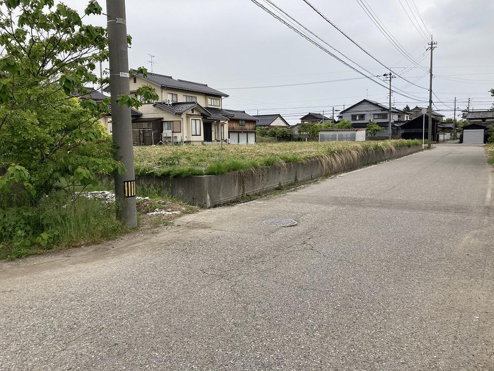 富山県射水市海老江練合 874万円