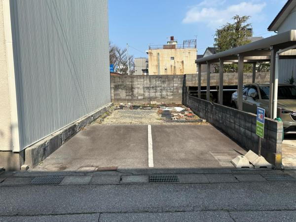 富山県富山市愛宕町２ 620万円