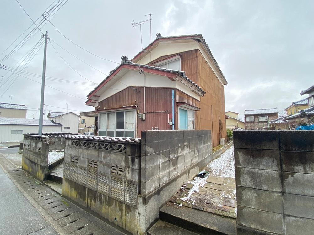 新潟県新潟市北区松浜本町２ 310万円