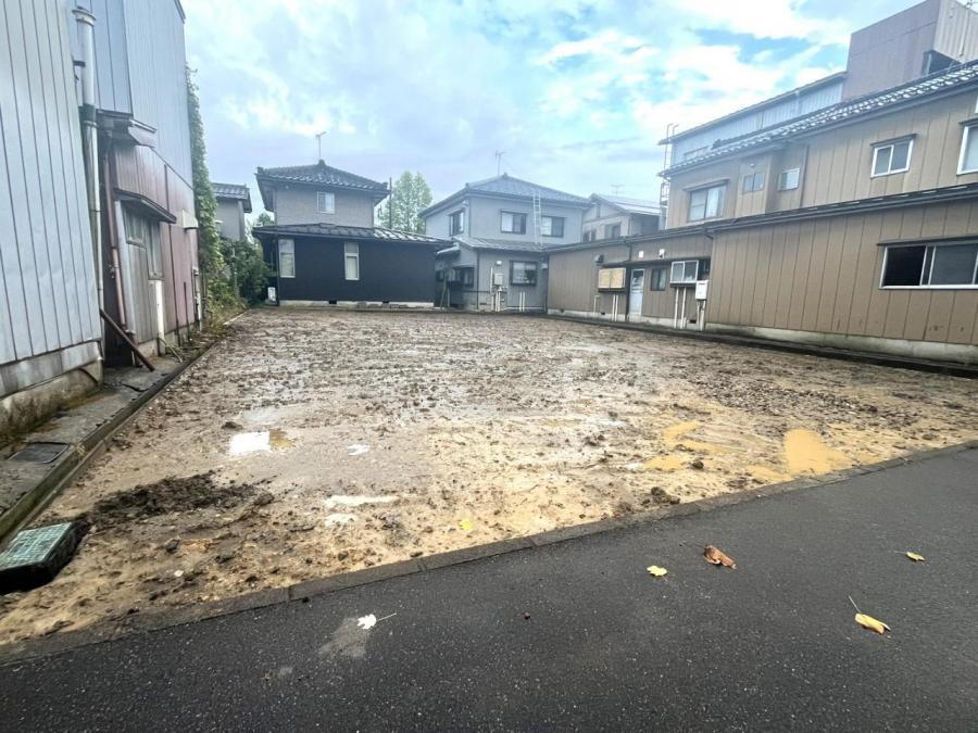 新潟県加茂市栄町 800万円