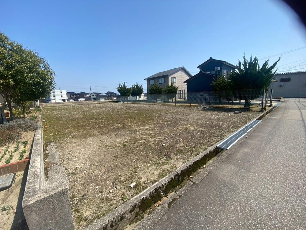 富山県高岡市荒屋敷 700万円