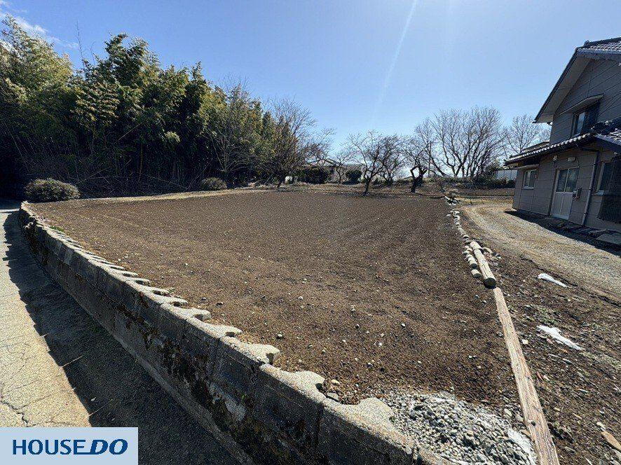山梨県韮崎市穴山町 200万円