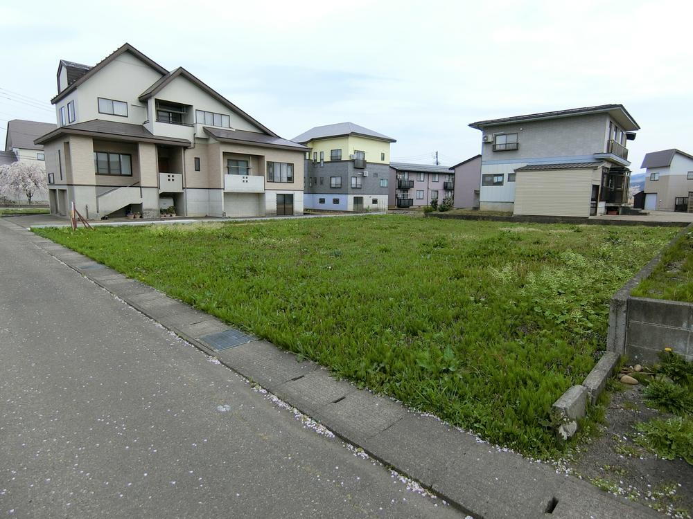 新潟県妙高市関川町１ 560万円