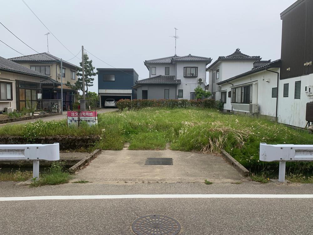 富山県高岡市柴野内島 823.5万円