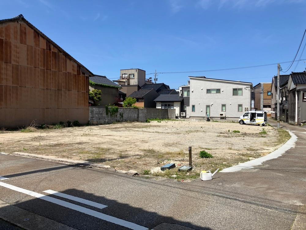 富山県高岡市川原町 1666万円