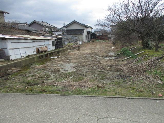 石川県河北郡津幡町字川尻 730万円