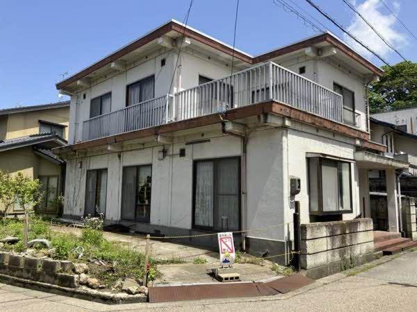 石川県金沢市本多町２ 1480万円