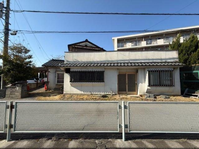 山梨県甲府市中小河原町 750万円