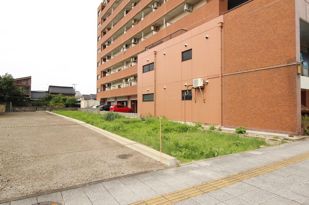 富山県高岡市本町 810万円