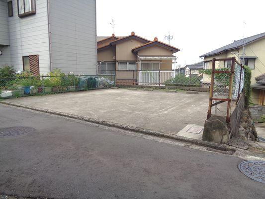 石川県金沢市本多町１ 450万円