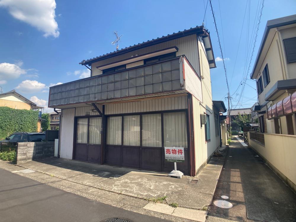 岐阜県各務原市那加西野町 1390万円