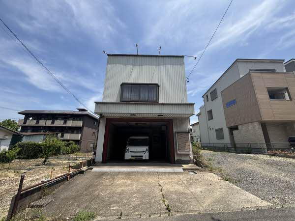 愛知県東海市富貴ノ台１ 1800万円