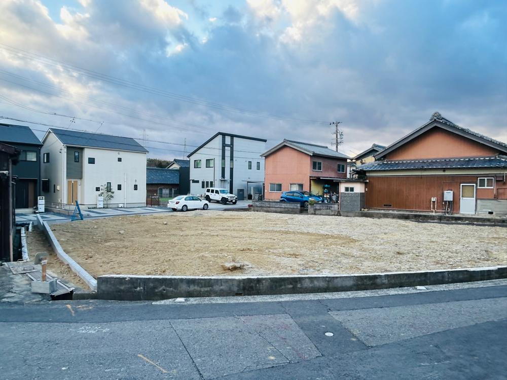 三重県四日市市波木町 898万円