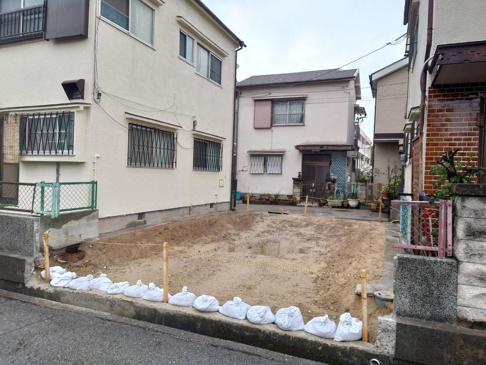 兵庫県尼崎市南塚口町８ 1450万円