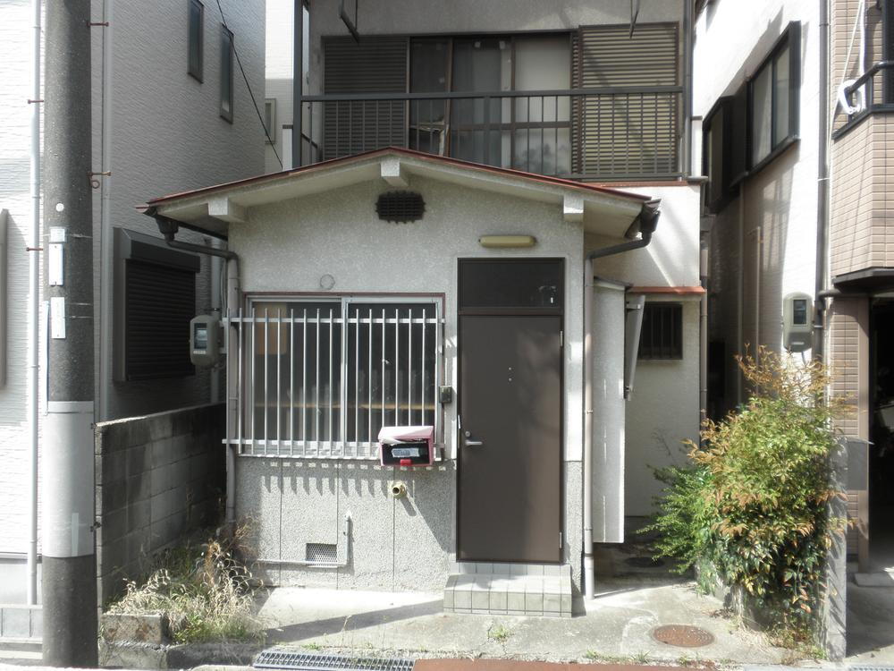 兵庫県尼崎市栗山町１ 1980万円
