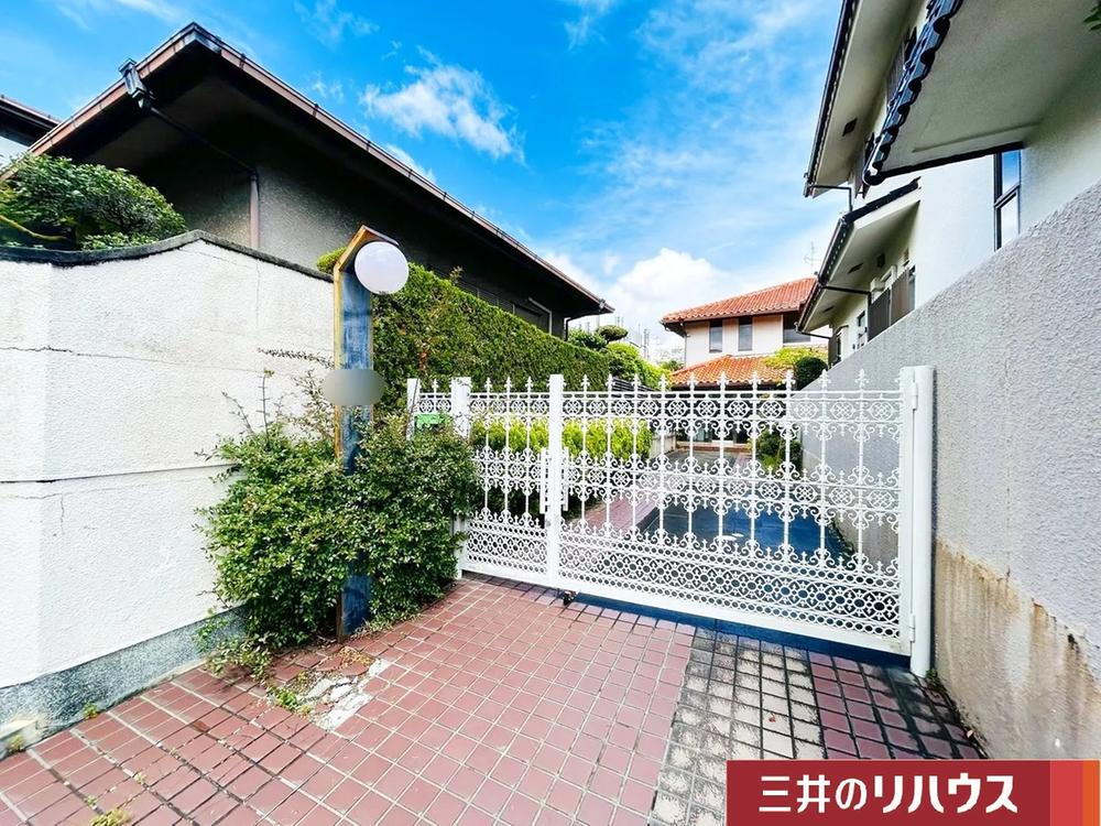 大阪府吹田市千里山西５ 12900万円