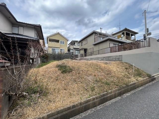 兵庫県小野市育ケ丘町 300万円