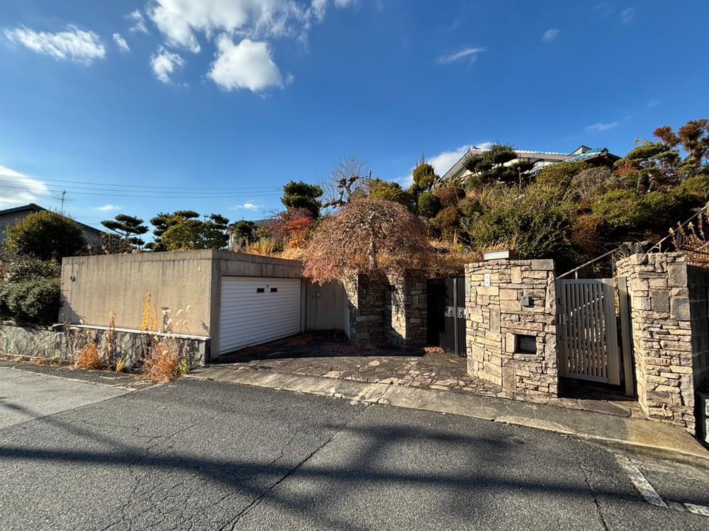 奈良県奈良市百楽園２ 11800万円