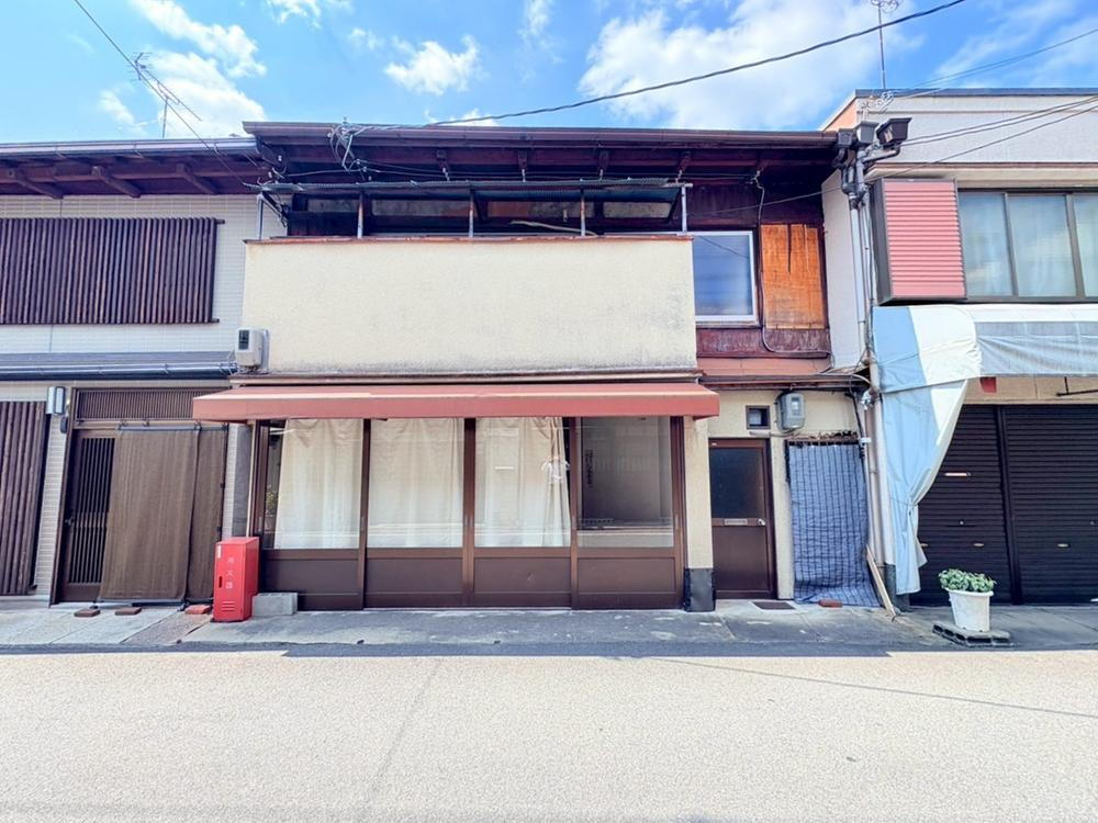 京都府京都市右京区太秦安井藤ノ木町 1280万円