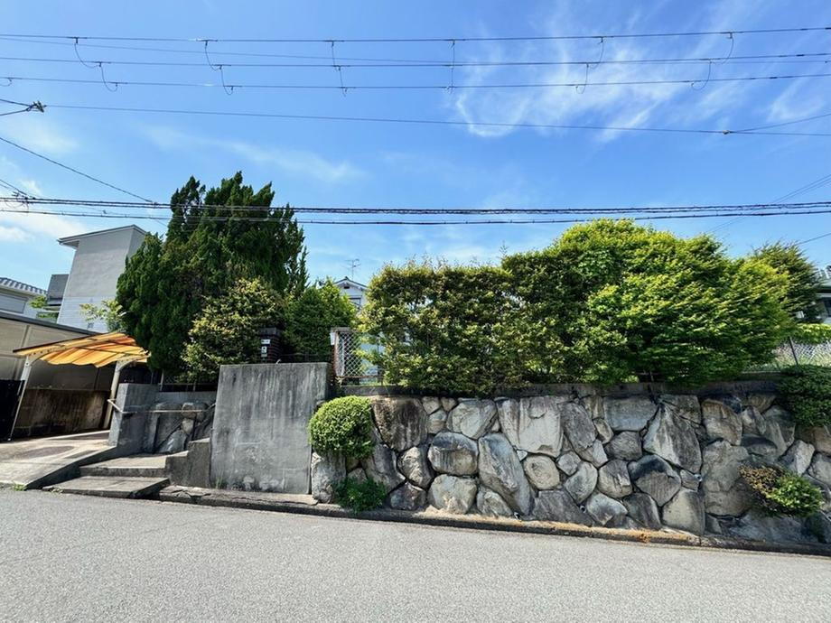 大阪府豊中市新千里南町１ 13900万円