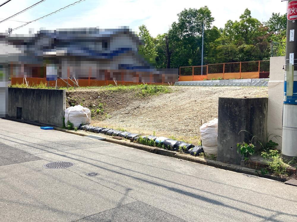 大阪府豊中市新千里西町２ 12800万円