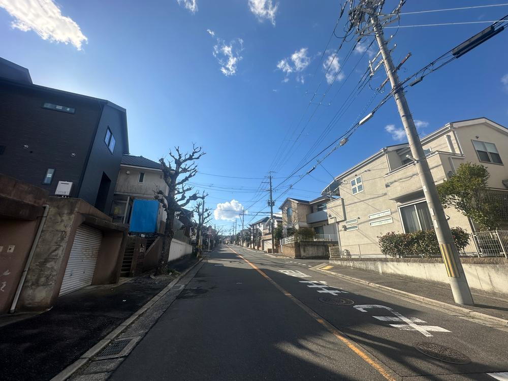 大阪府高槻市日吉台四番町 2340万円