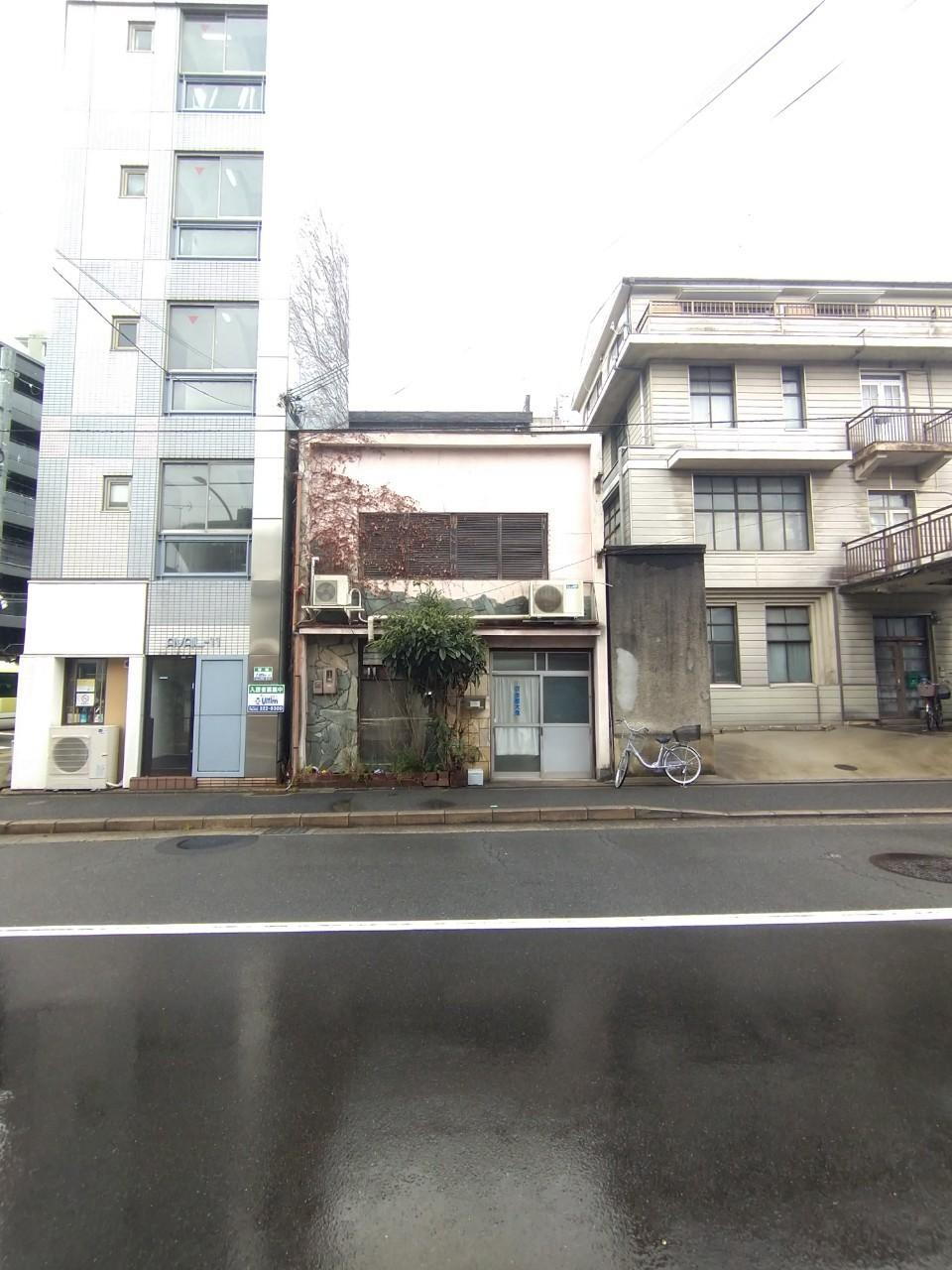 京都府京都市上京区元新在家町新町通今出川上る 3750万円