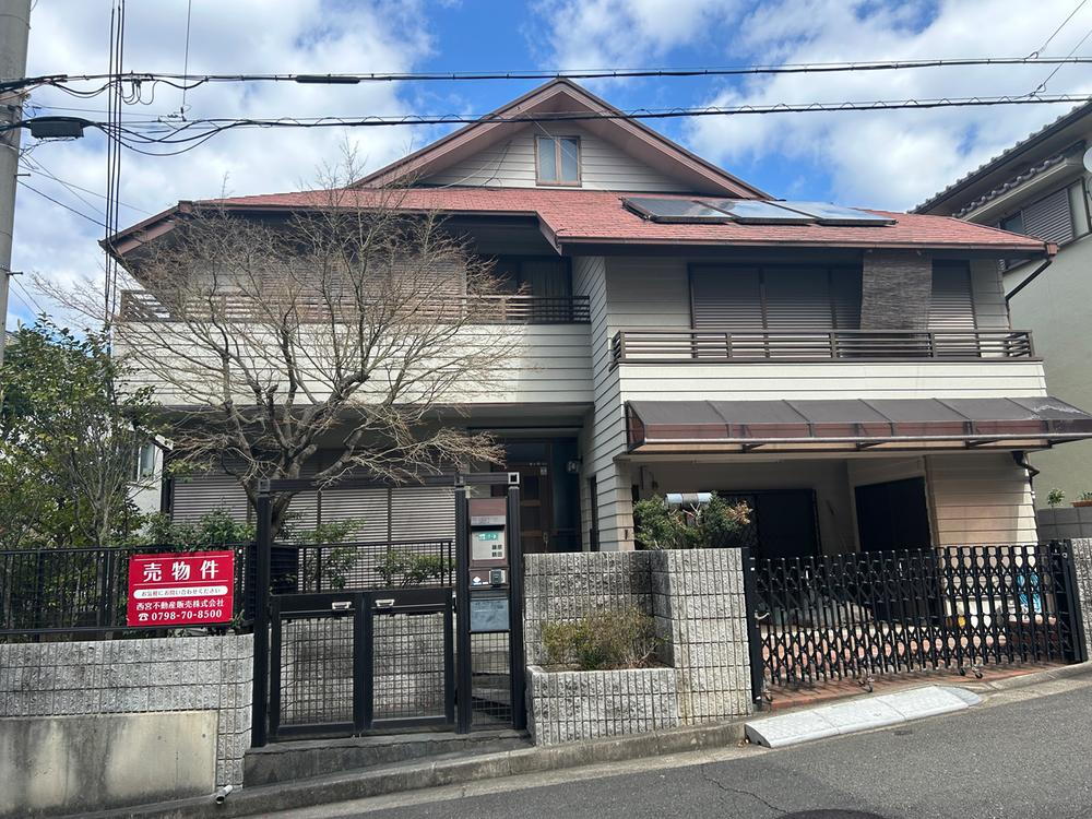 兵庫県明石市朝霧東町２ 2350万円