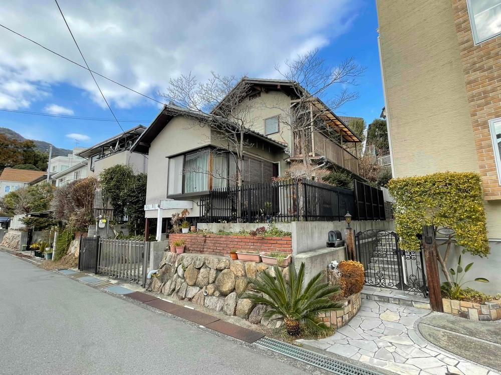 兵庫県西宮市苦楽園二番町 1980万円