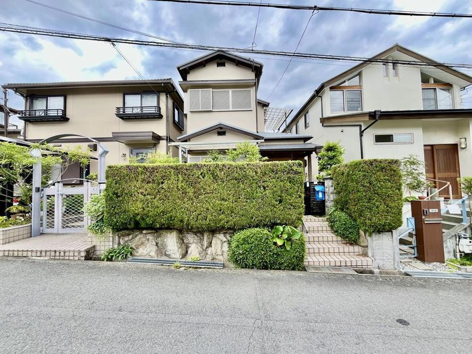 大阪府高槻市松が丘２ 2080万円