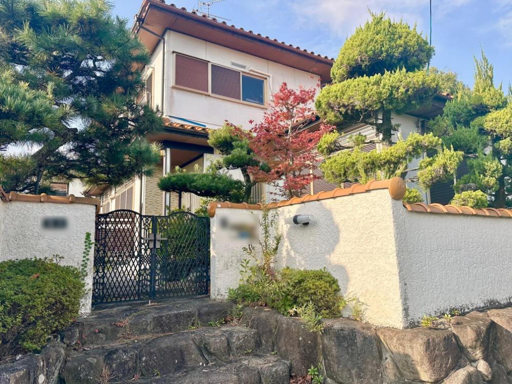 奈良県生駒市鹿ノ台南２ 3180万円