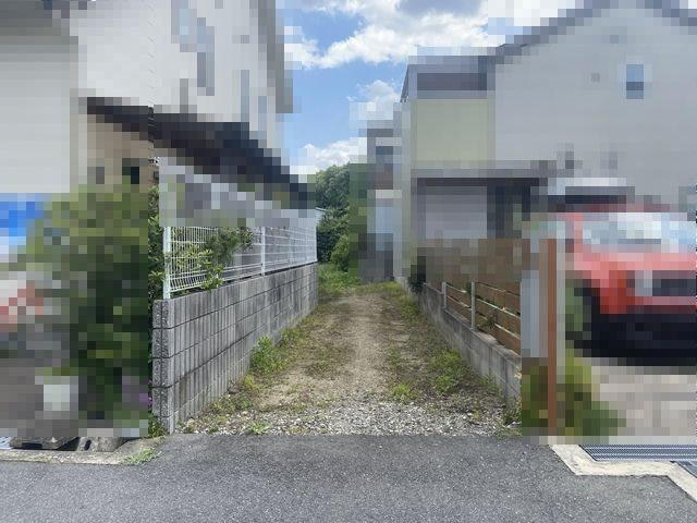 大阪府茨木市西河原１ 8000万円