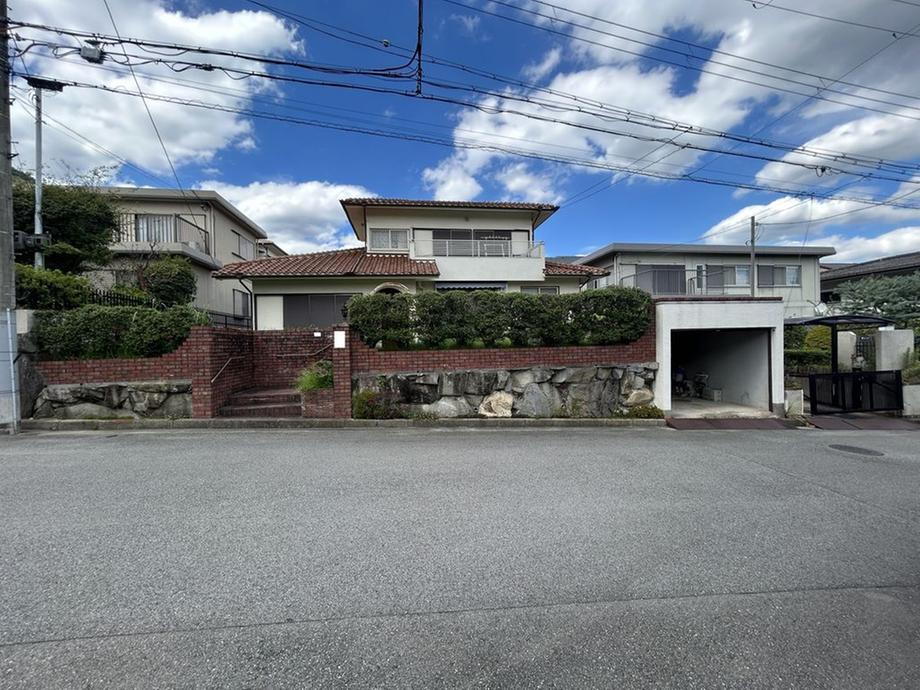 兵庫県川西市清和台西３ 1630万円
