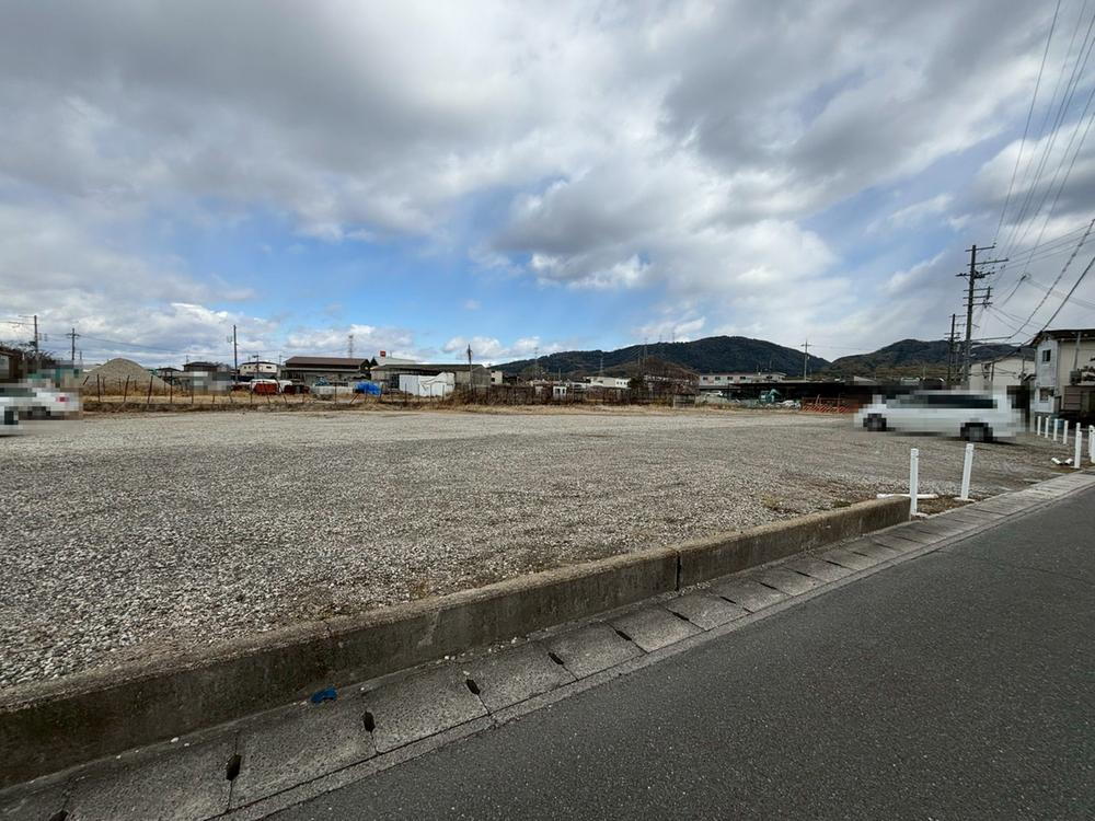京都府綴喜郡井手町大字井手小字中川 46000万円