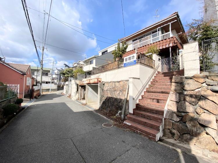 兵庫県宝塚市山本台１ 1280万円