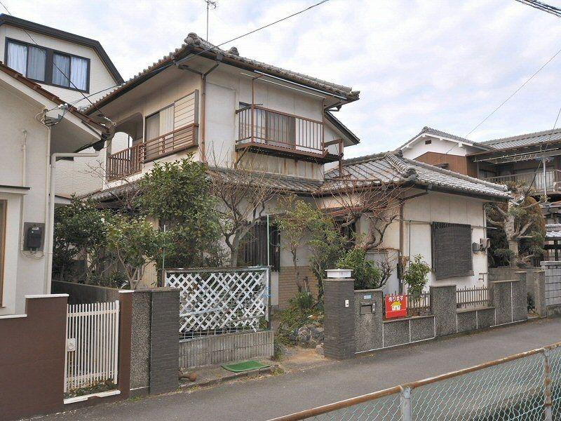 愛媛県松山市古三津２ 830万円