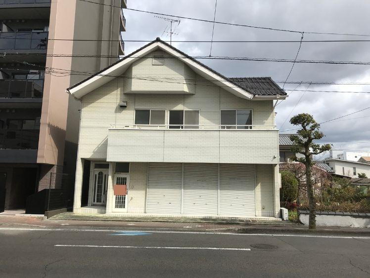 愛媛県松山市高砂町３ 2400万円