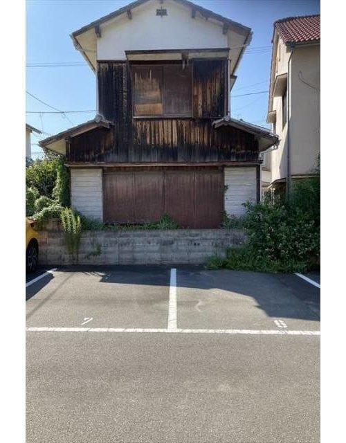 愛媛県松山市古三津１ 900万円