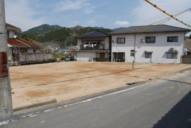 岡山県津山市加茂町塔中 300万円