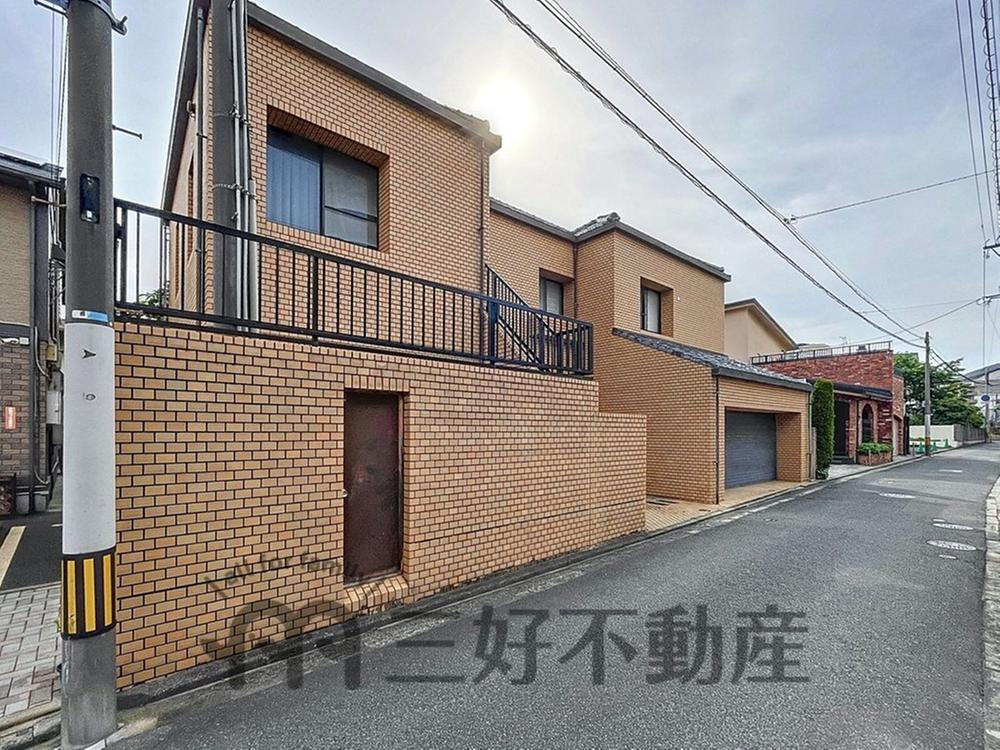 福岡県福岡市中央区地行１ 33000万円